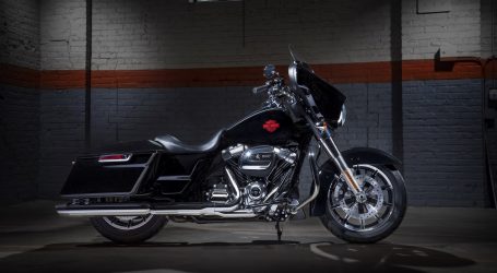 Harley’s new ‘dressed-down’ Dresser, the Electra Glide Standard